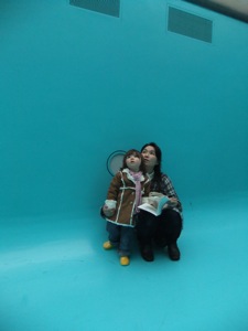 スイミング・プール ゆり子と真由喜がスイミング・プールという作品のなかにいる